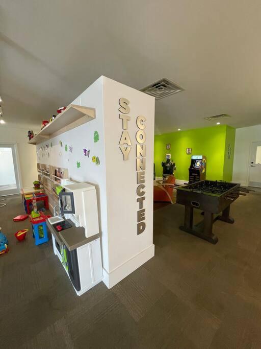 Newly Room In Cozy Hotel With Super Location To The Parks 키시미 외부 사진